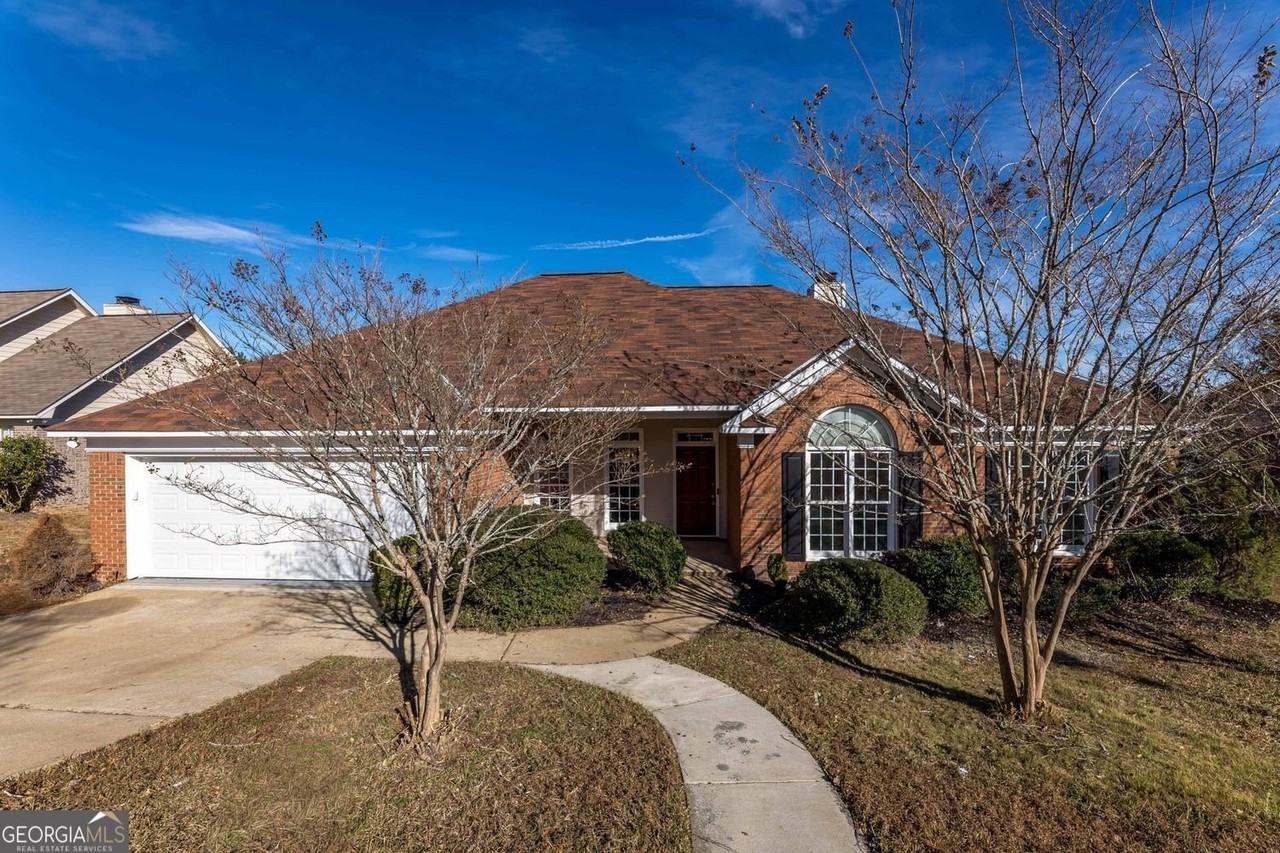 7988 Westlake Dr - Photo 2 of 45