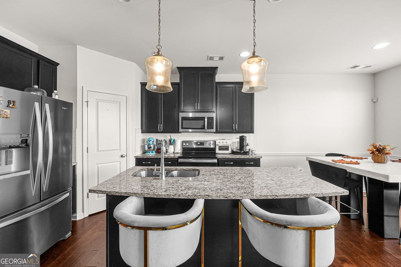 2311 Candy Ln - Photo 4 of 28
