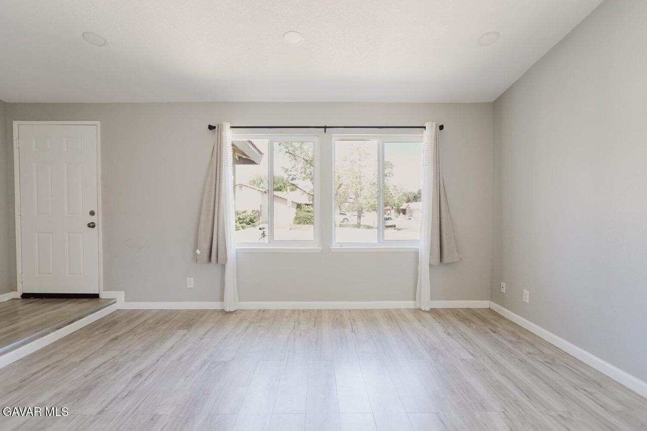 4636 Blue Ridge Ave - Photo 6 of 42