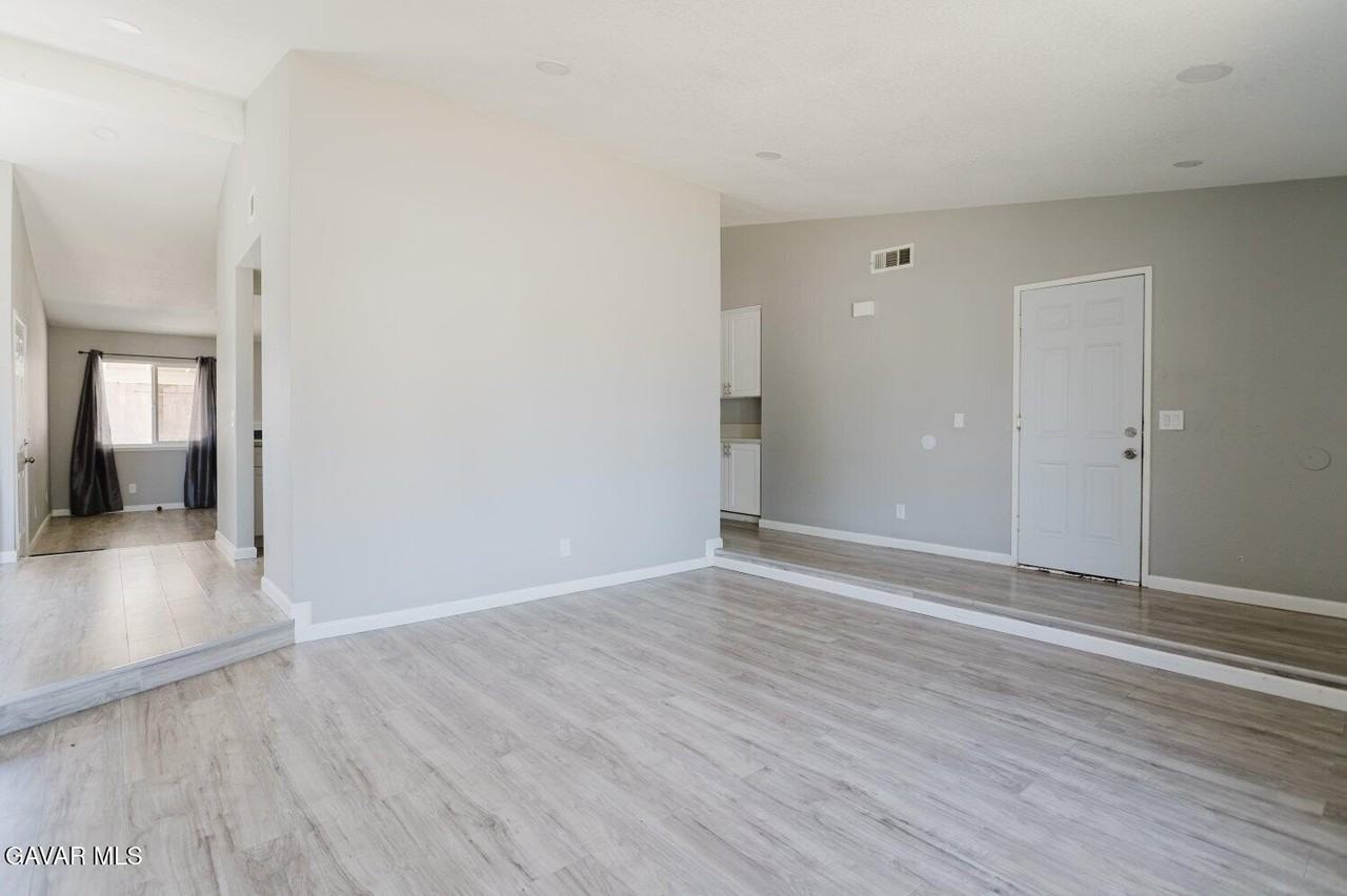 4636 Blue Ridge Ave - Photo 7 of 42