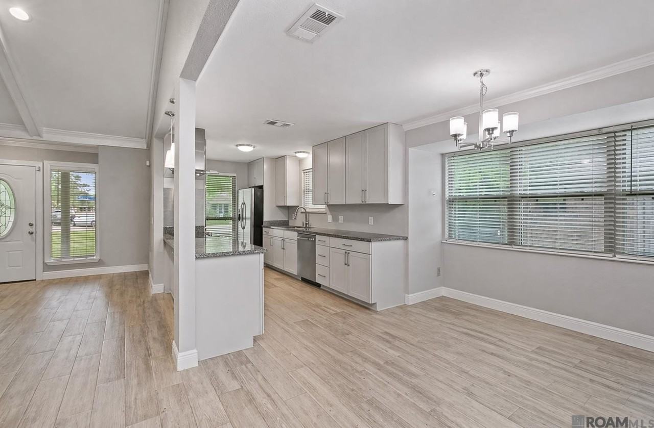 15616 Council Ave - Photo 3 of 14