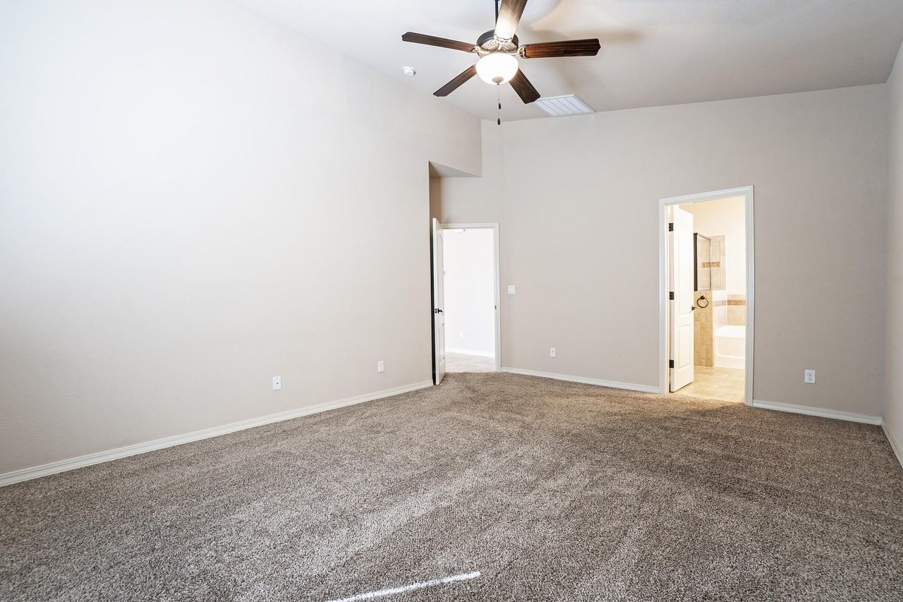 7508 Wolf Creek Dr - Photo 4 of 32