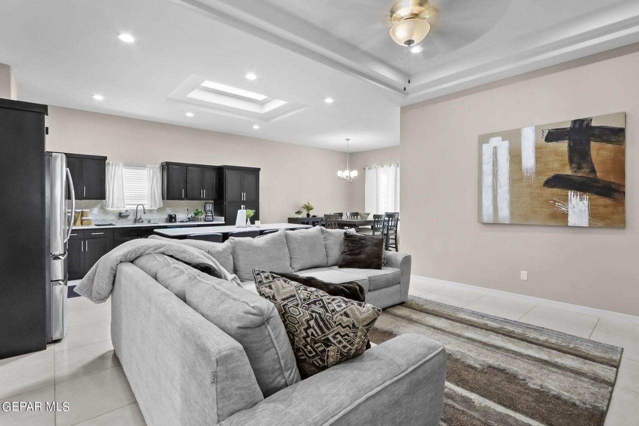 629 Guy Meyers St - Photo 2 of 25