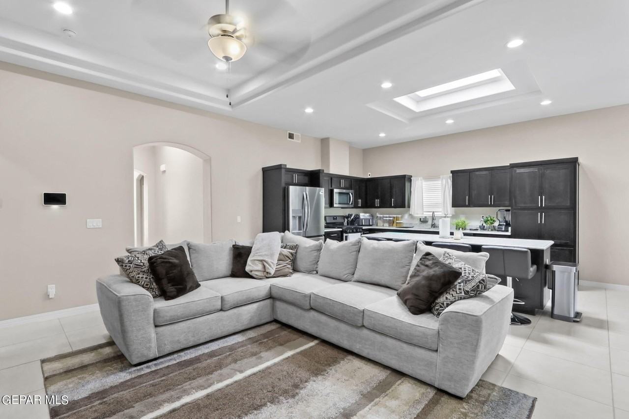 629 Guy Meyers St - Photo 3 of 25