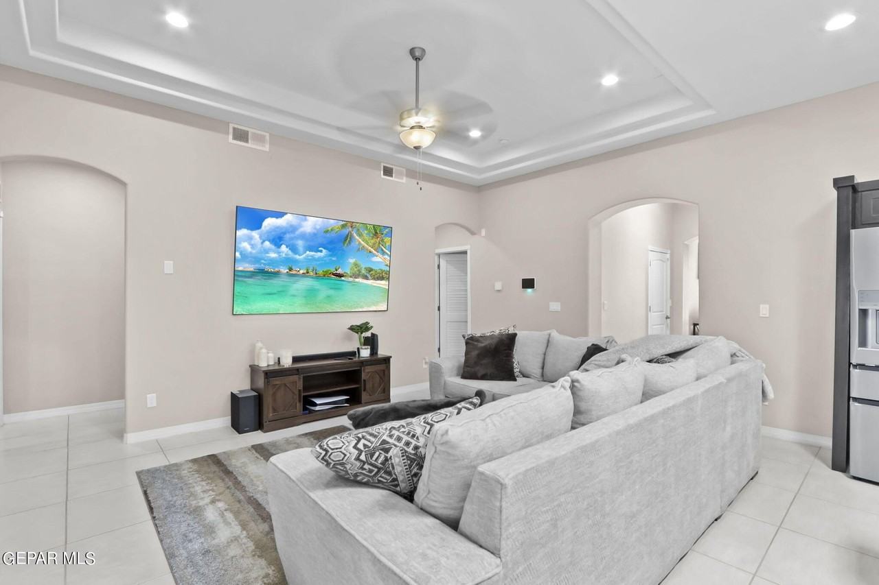 629 Guy Meyers St - Photo 7 of 25