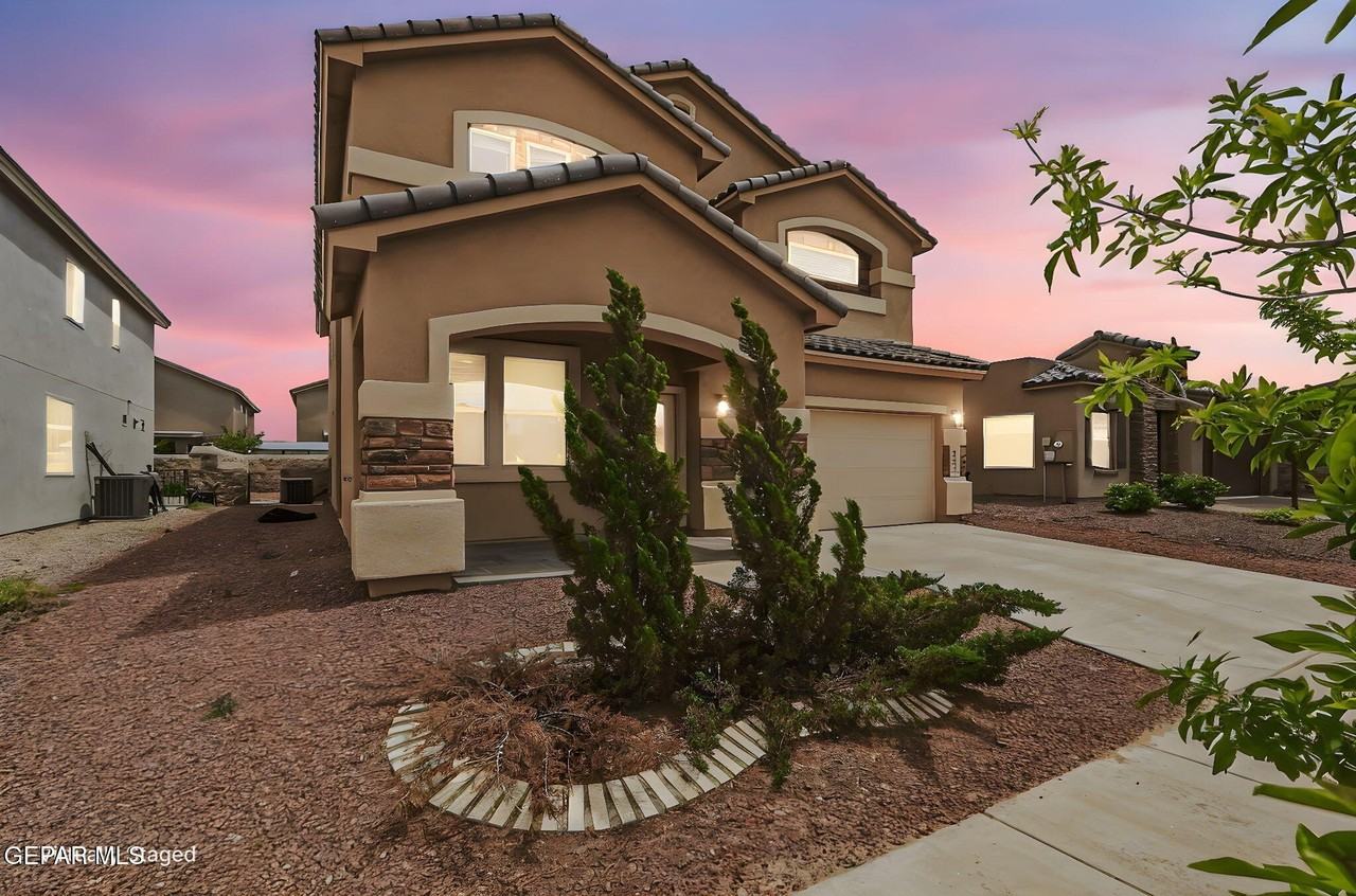 1004 Wensley Pl - Photo 3 of 40