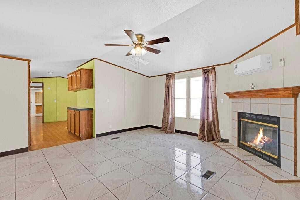 9849 Alameda Ave #C6 - Photo 5 of 33