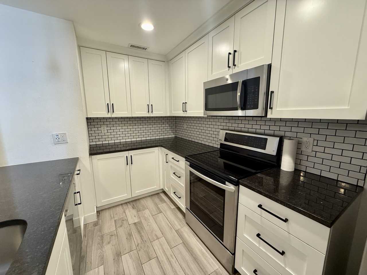 110 S 800 E #1 - Photo 4 of 22