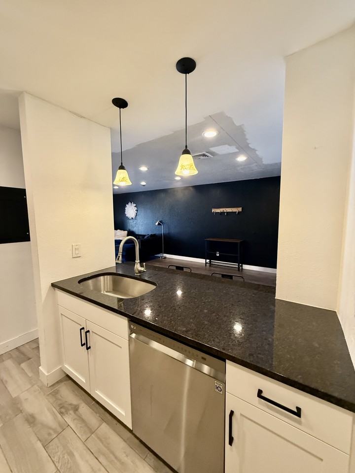 110 S 800 E #1 - Photo 6 of 22