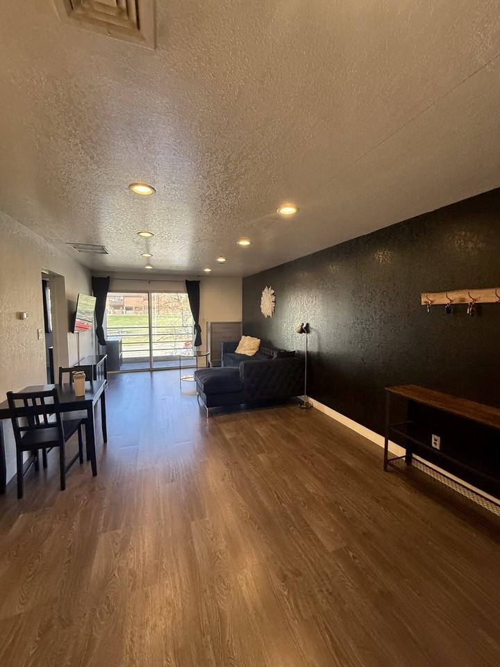 110 S 800 E #1 - Photo 7 of 22