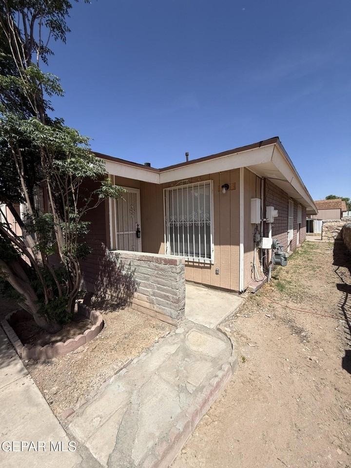 1524 Greg Powers Dr #A - Photo 2 of 25