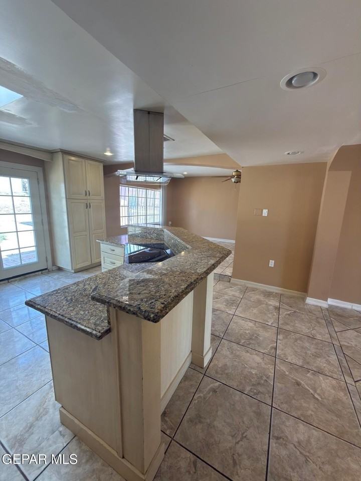 6115 Tesuque Dr - Photo 2 of 9