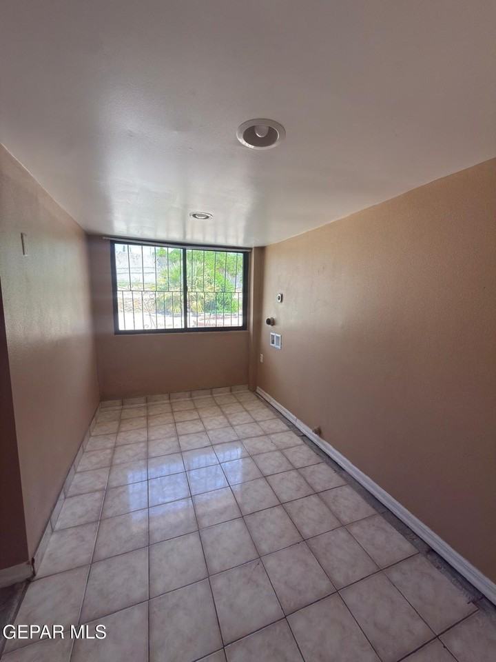 6115 Tesuque Dr - Photo 7 of 9