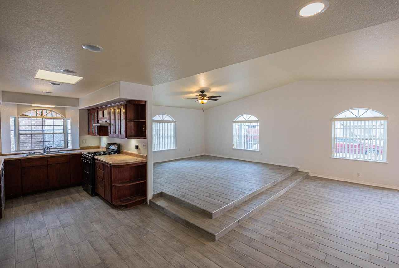 5728 Mackerel Ln - Photo 3 of 18