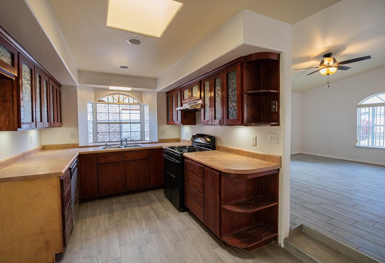 5728 Mackerel Ln - Photo 6 of 18