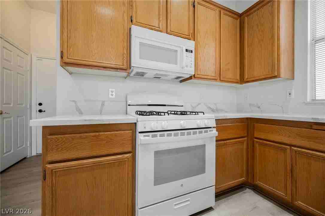 9716 Panorama Cliff Dr - Photo 2 of 44