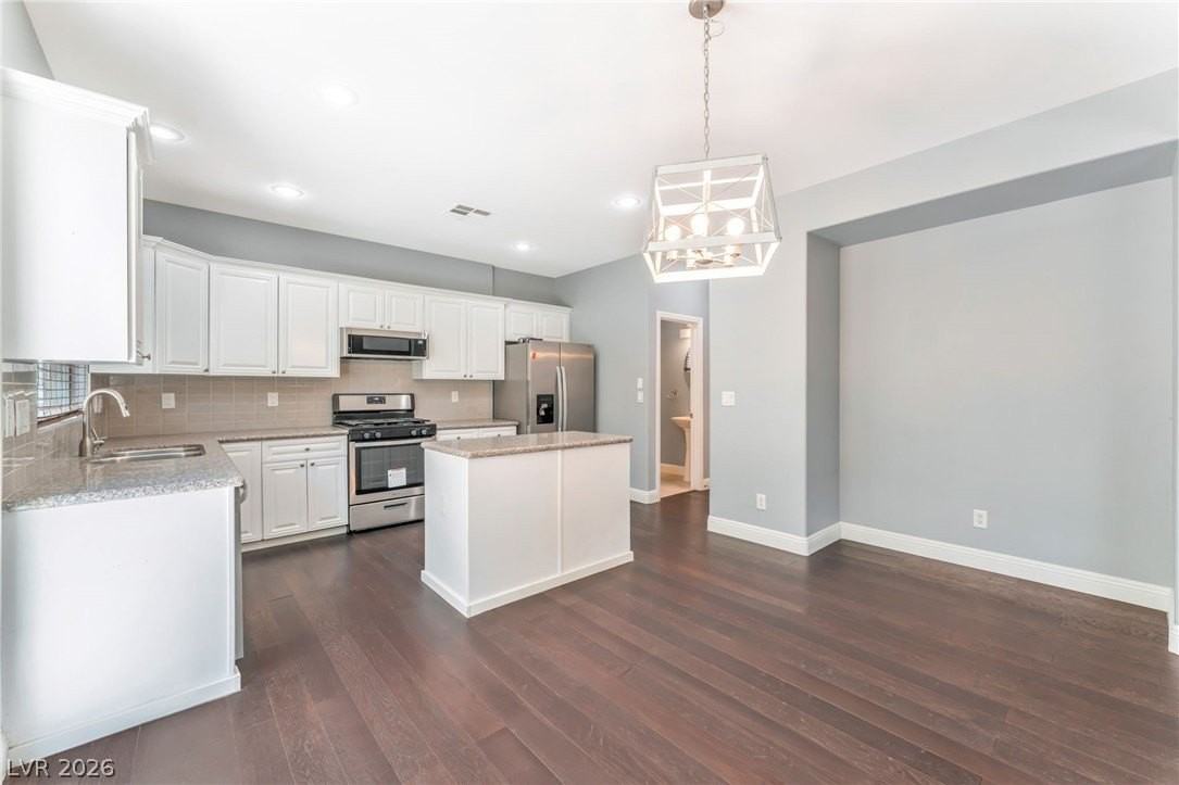 9477 Perennial View Ave - Photo 5 of 22