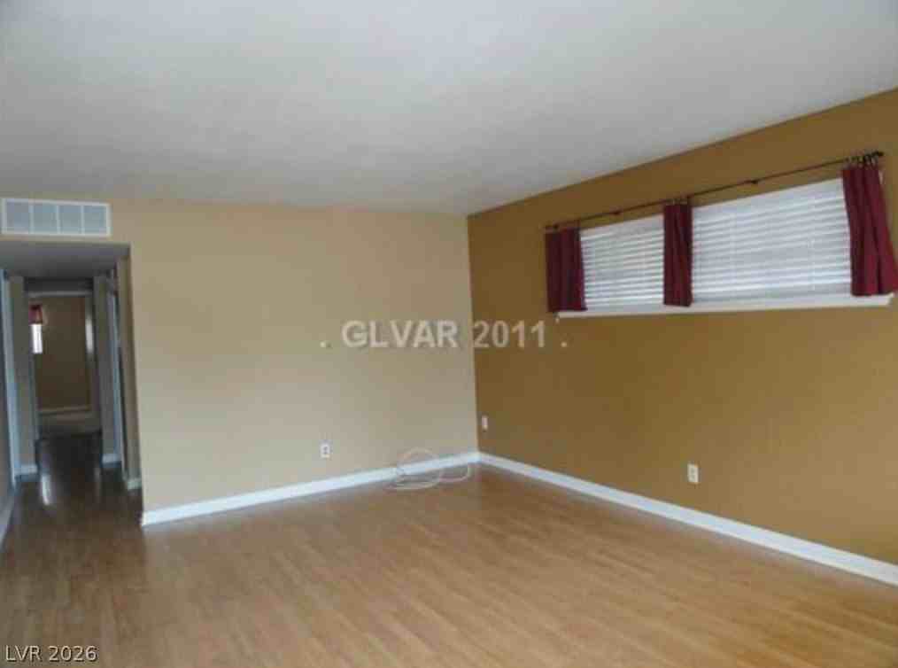 3317 Dillon Ave - Photo 3 of 11