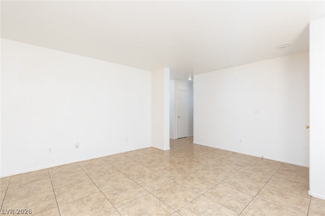 10667 April Rose Ct - Photo 4 of 26