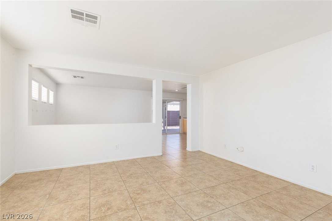 10667 April Rose Ct - Photo 5 of 26