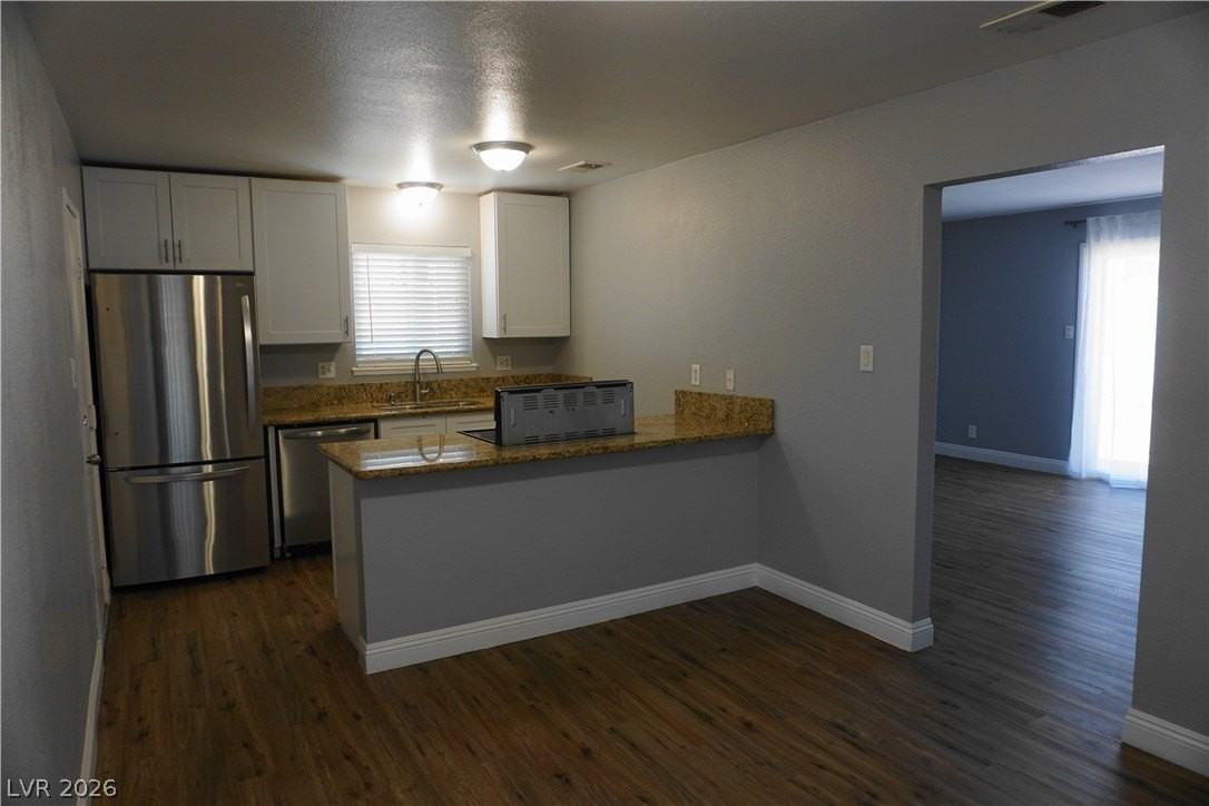 7400 Alta Dr - Photo 2 of 21