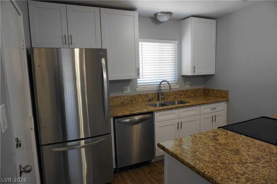 7400 Alta Dr - Photo 3 of 21