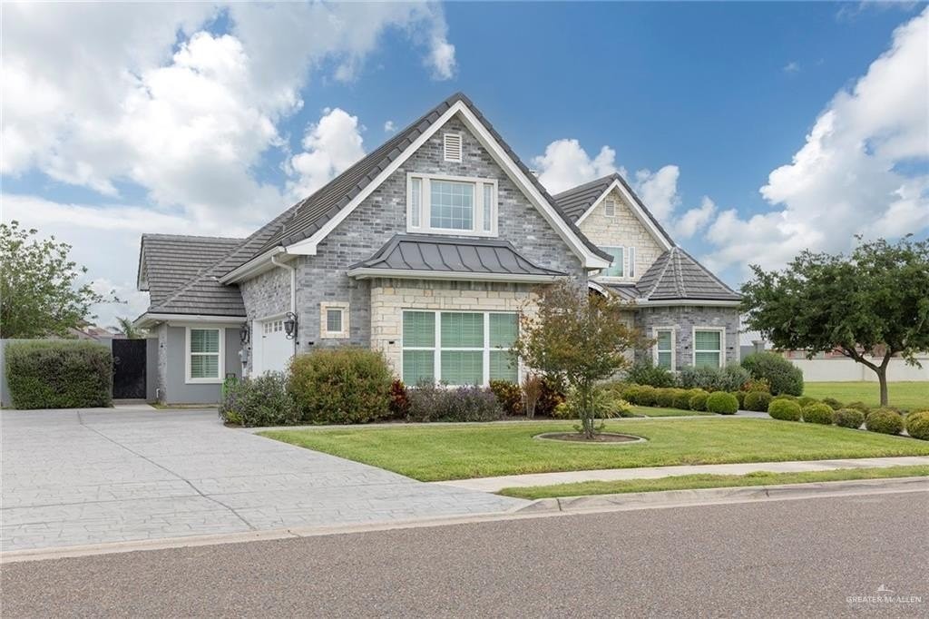 2608 Arroyo Ave - Photo 2 of 37