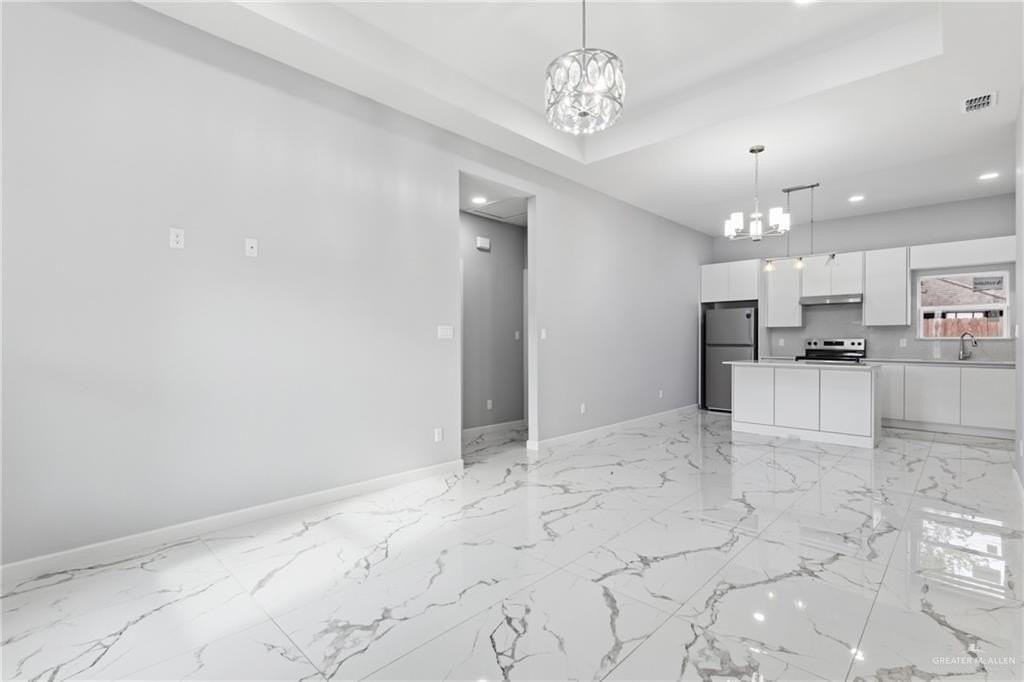 907 S Diplomat Dr - Photo 3 of 22