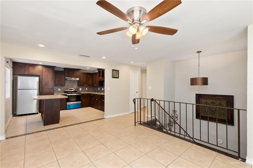 2716 N 27th Ln - Photo 4 of 15