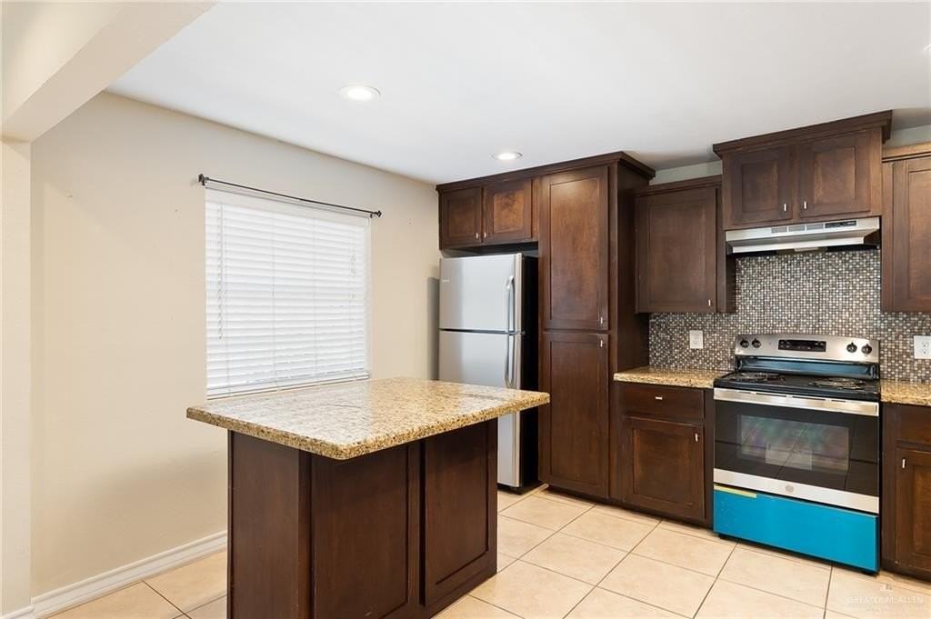 2716 N 27th Ln - Photo 5 of 15