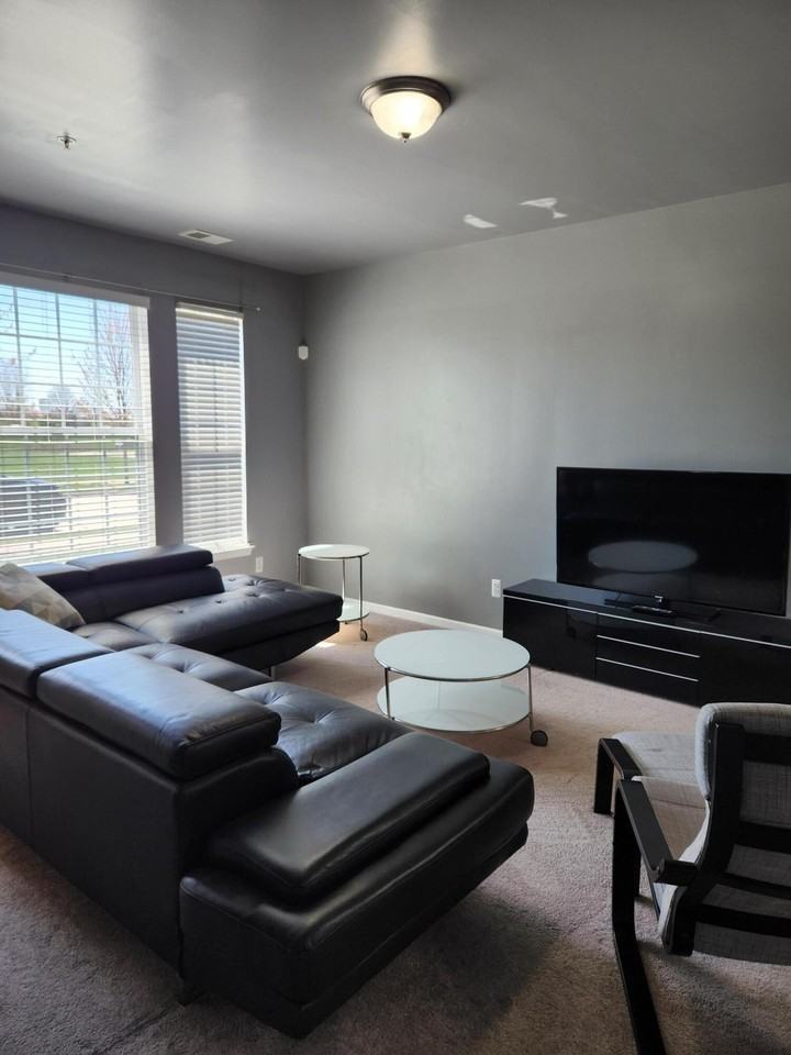 23668 Northstone Village Dr - Photo 3 of 27