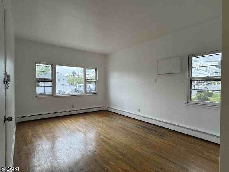 322 Franklin Ave #1 - Photo 4 of 15