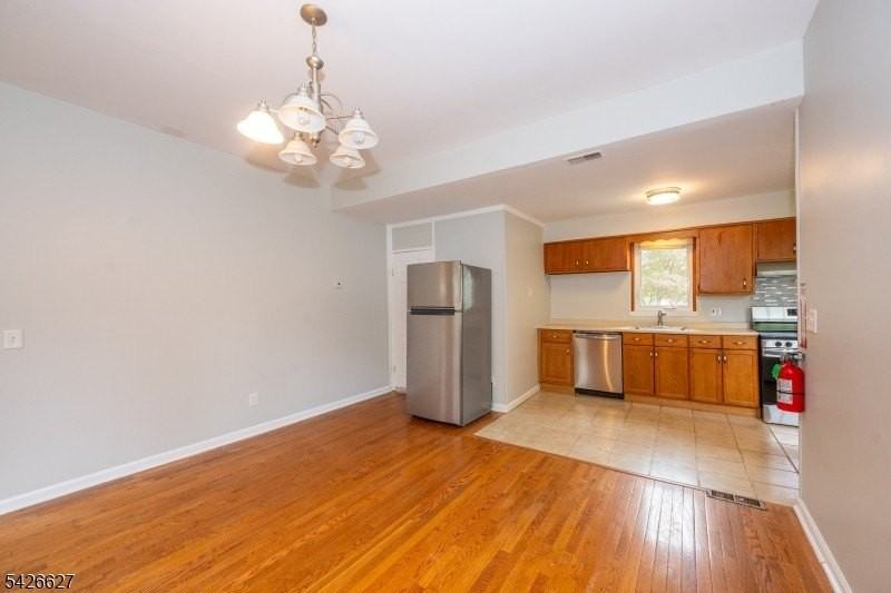 99 Chesapeake Ave - Photo 5 of 28