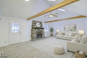 featured image of 240 Acabonack Rd