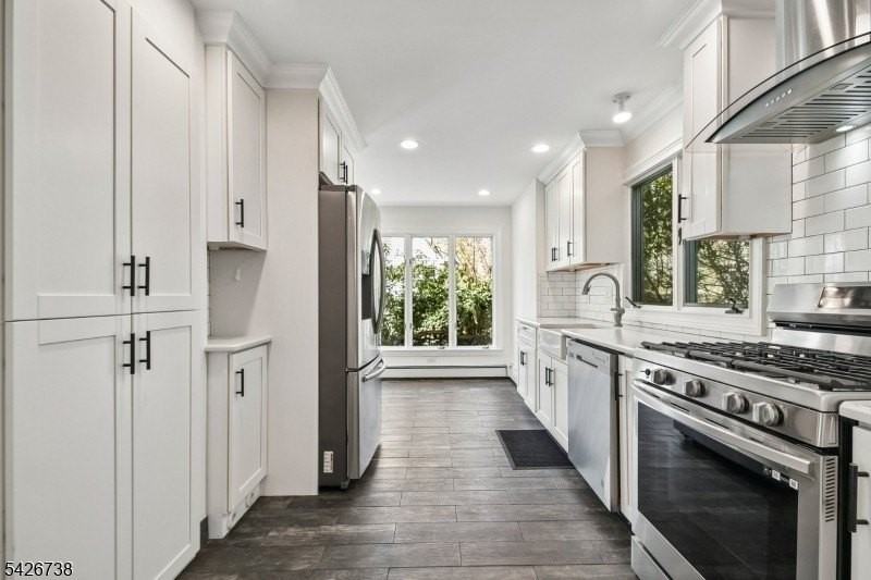 296 Glen Ave - Photo 7 of 29