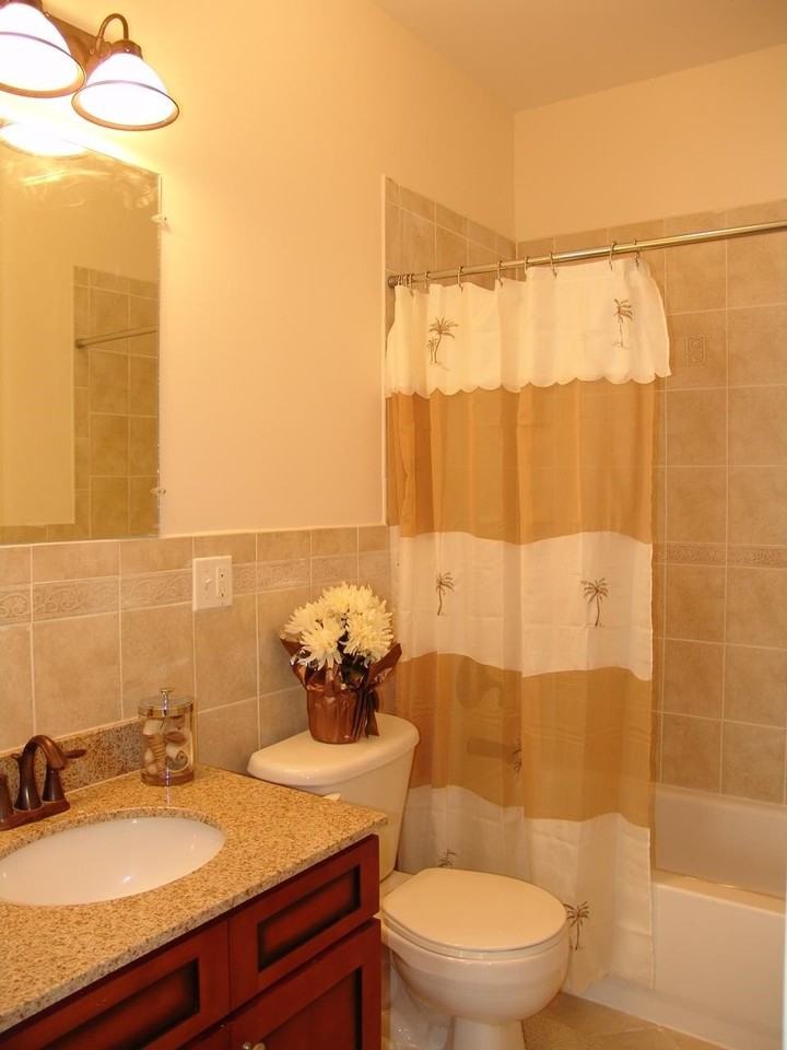 620 38th St #901 - Photo 2 of 14