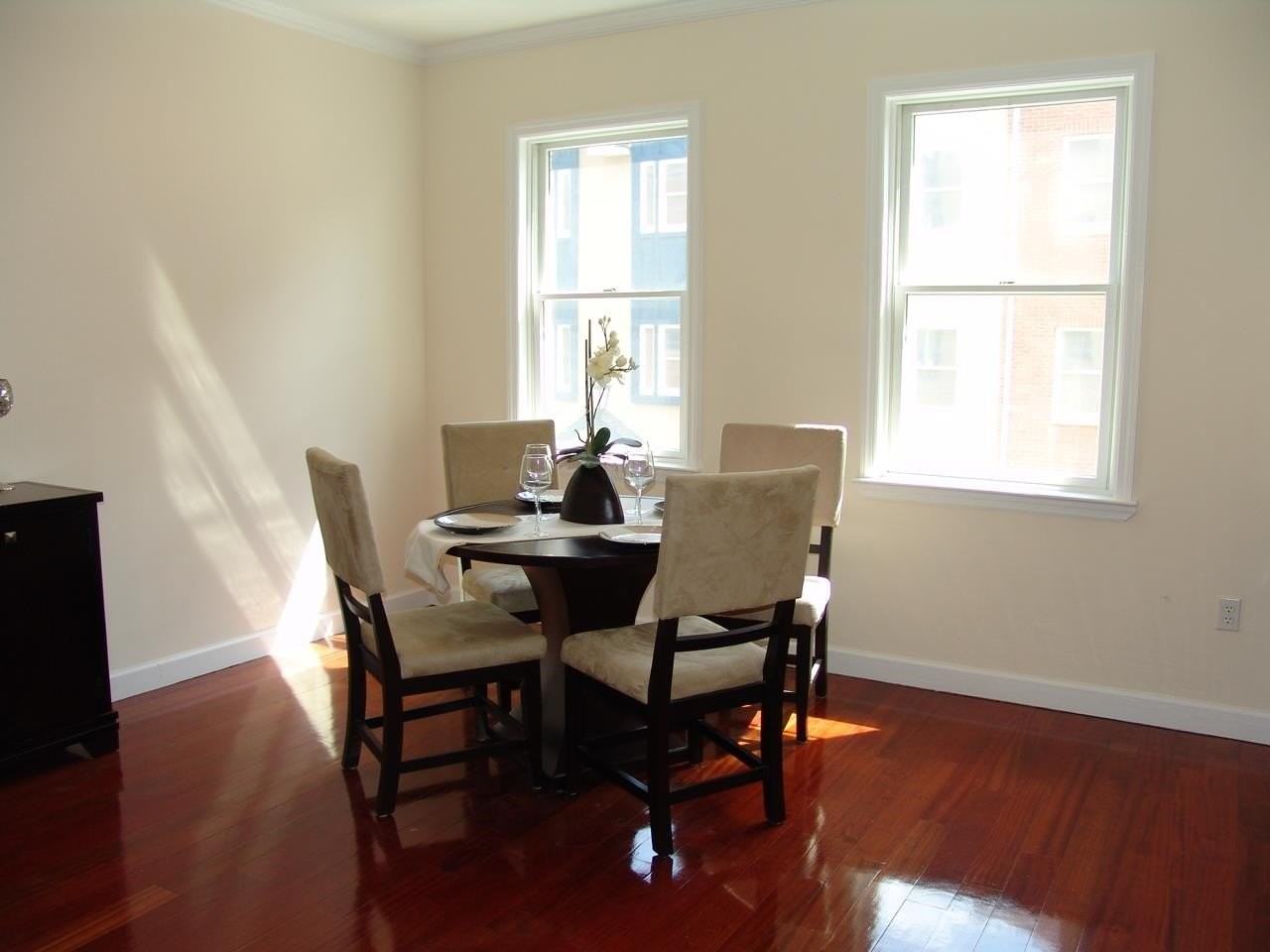 620 38th St #901 - Photo 4 of 14