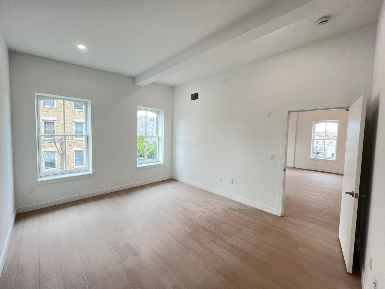 141 Christopher Columbus Dr #4 - Photo 6 of 28