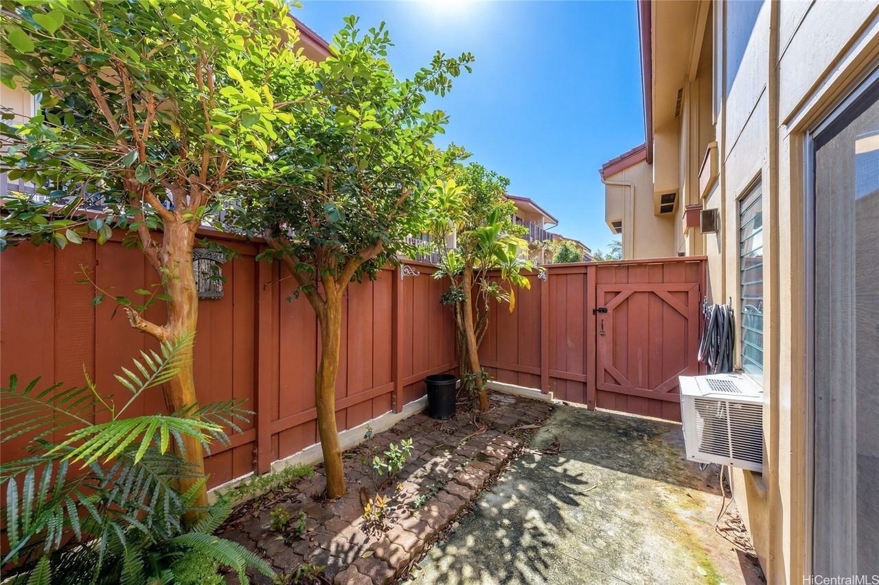 46-78 Emepela Pl #I200 - Photo 3 of 24