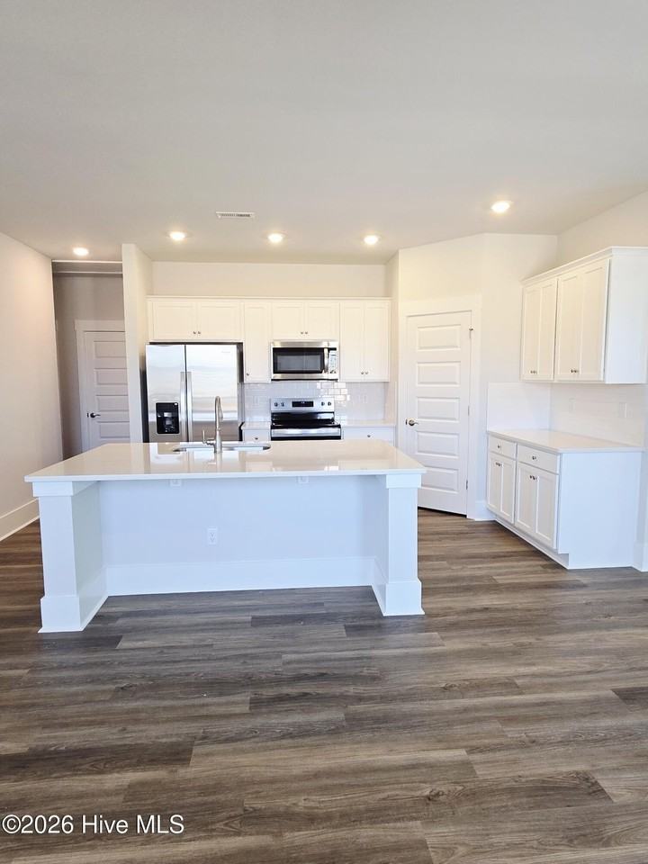 2235 Sweetspire St - Photo 4 of 22