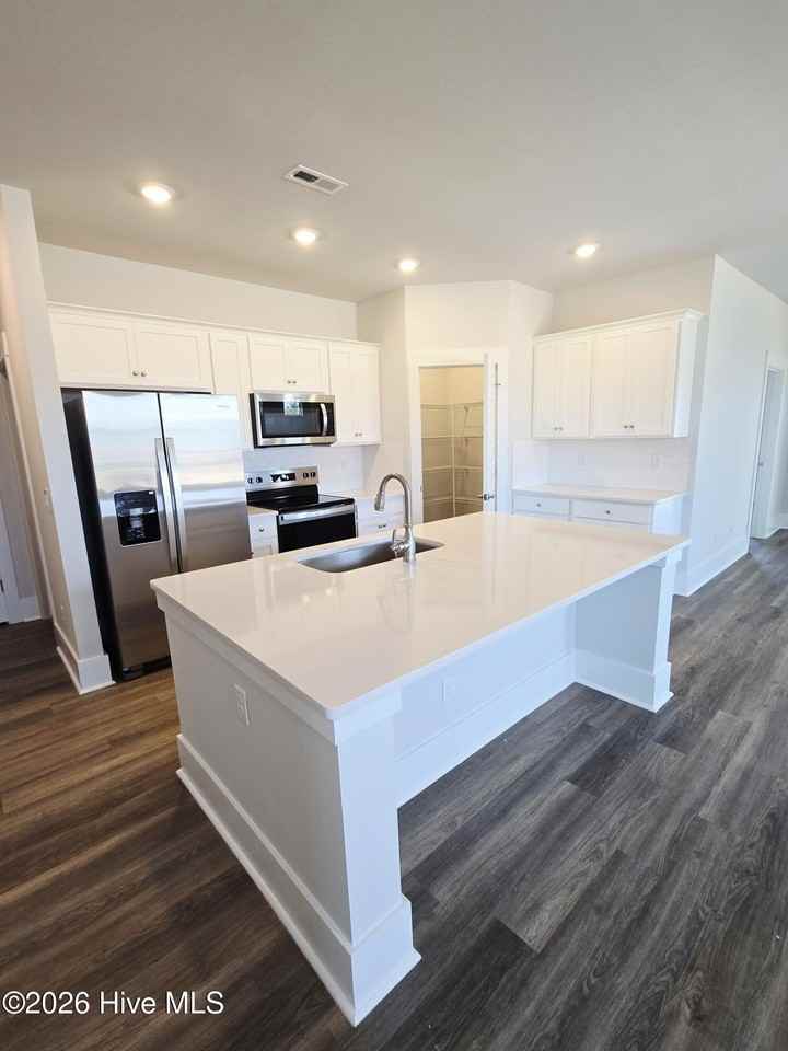 2235 Sweetspire St - Photo 5 of 22