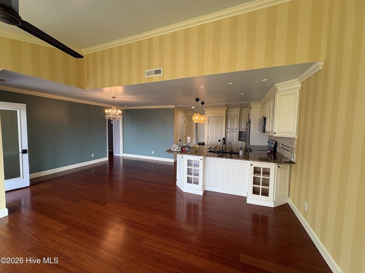 9134 Riverview Dr - Photo 2 of 19