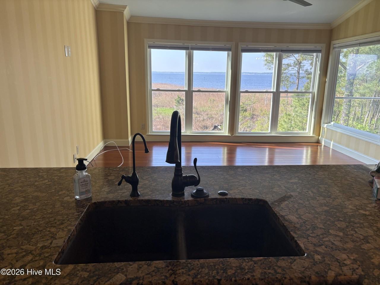 9134 Riverview Dr - Photo 5 of 19