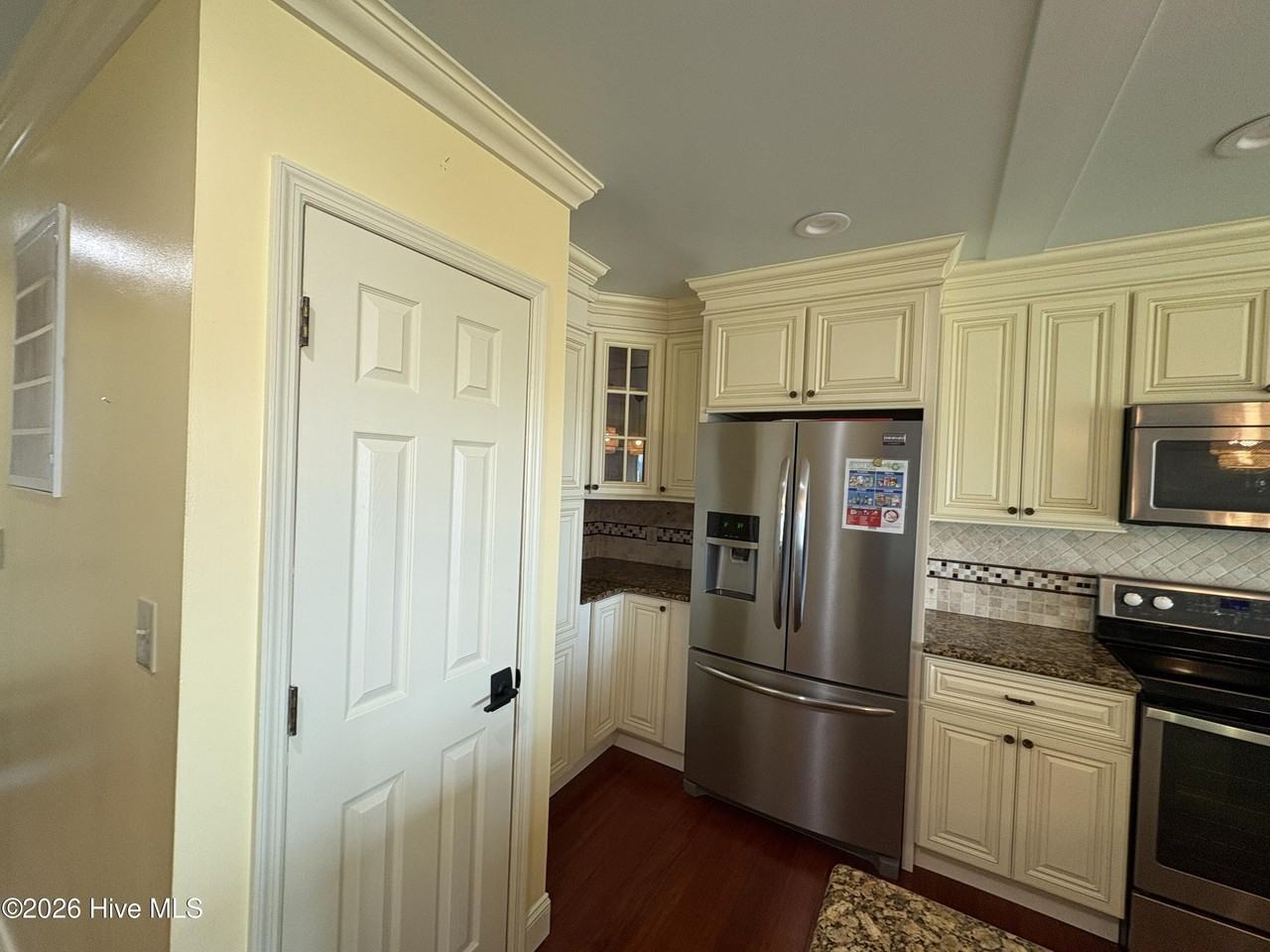 9134 Riverview Dr - Photo 7 of 19