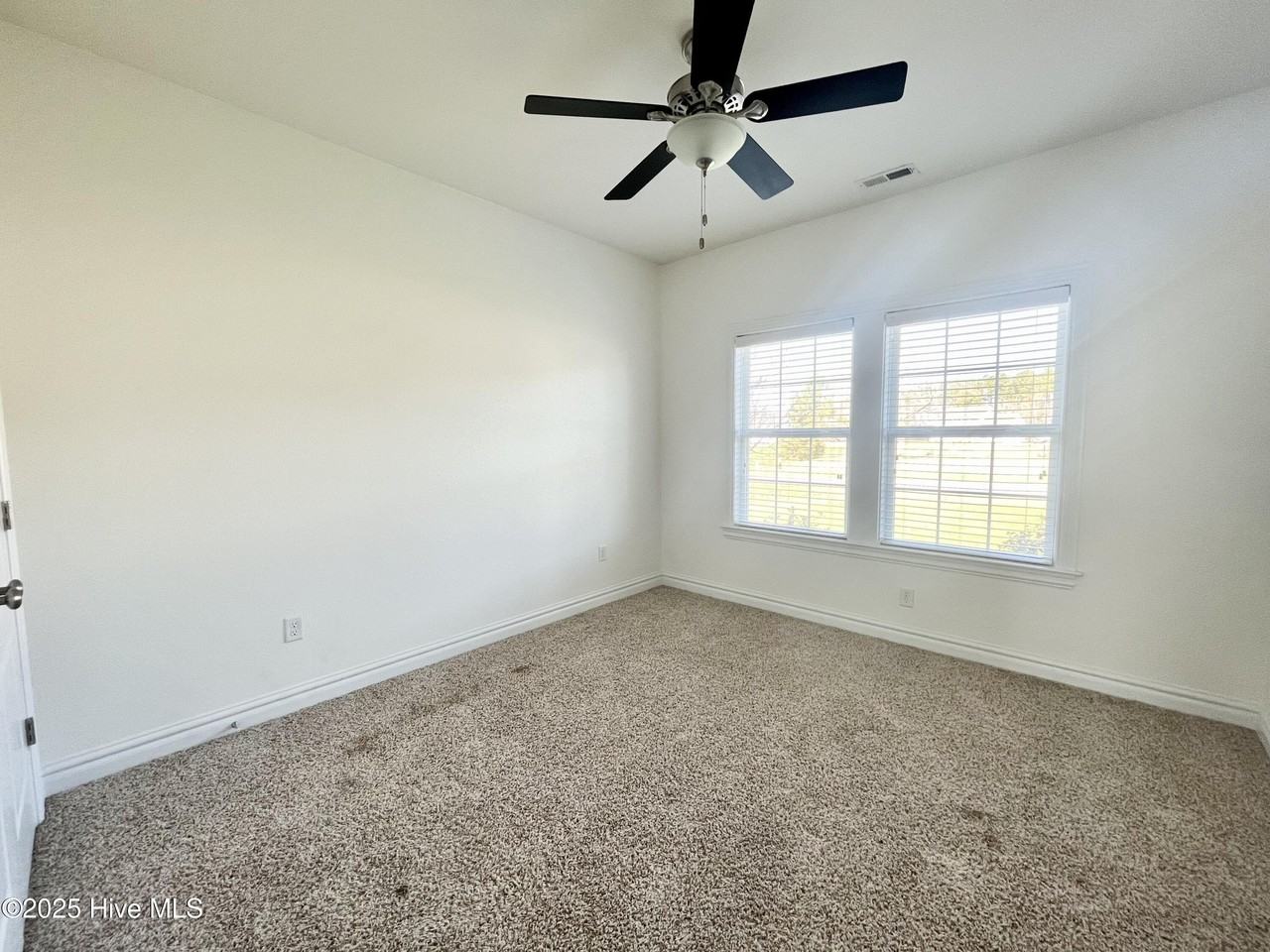 150 Travis Blvd - Photo 6 of 20