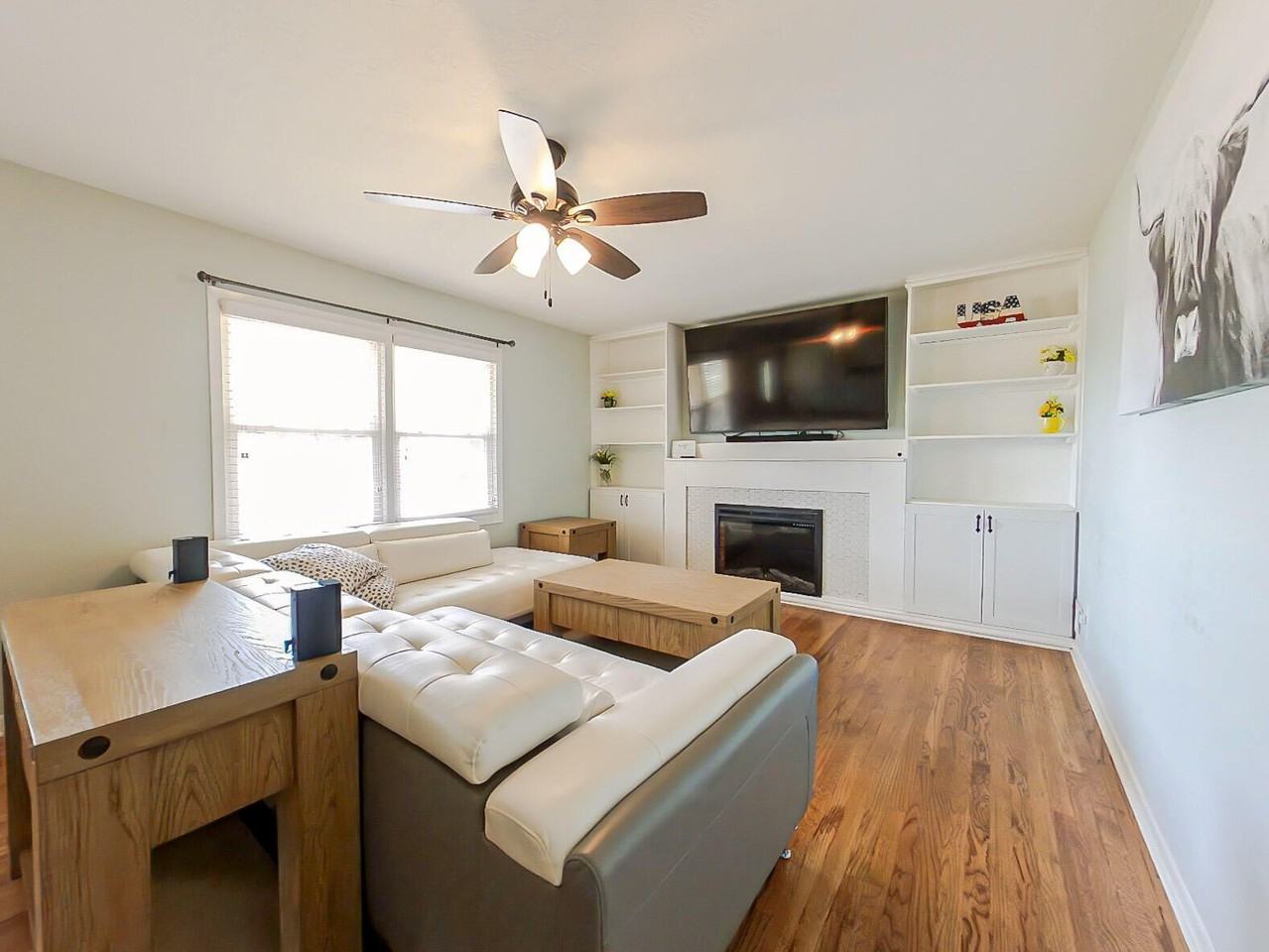 1117 Eisenhower Dr - Photo 3 of 23