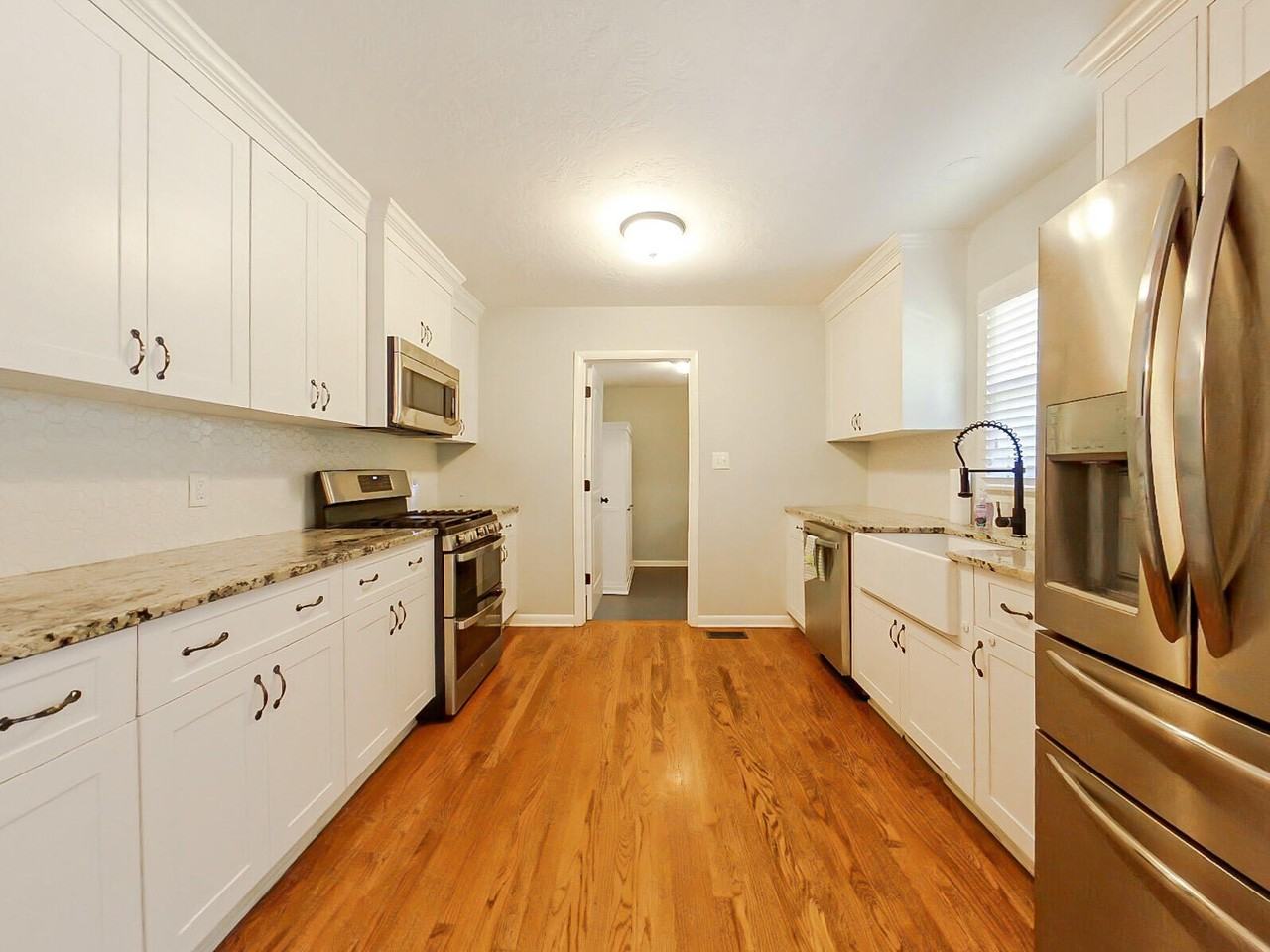 1117 Eisenhower Dr - Photo 7 of 23