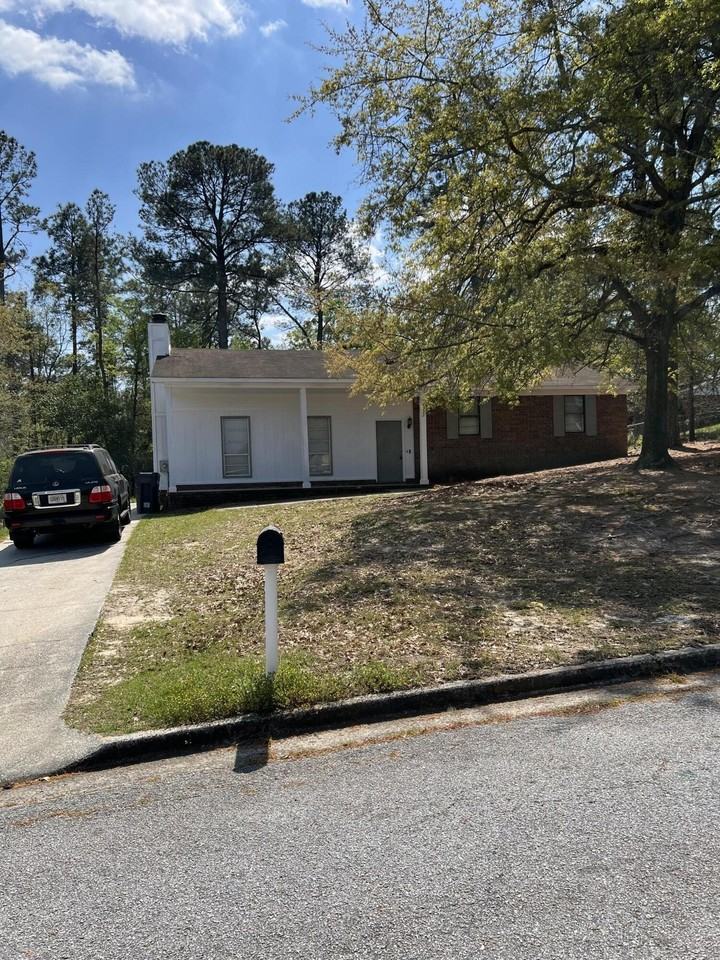 3532 Edmonton St - Photo 2 of 16