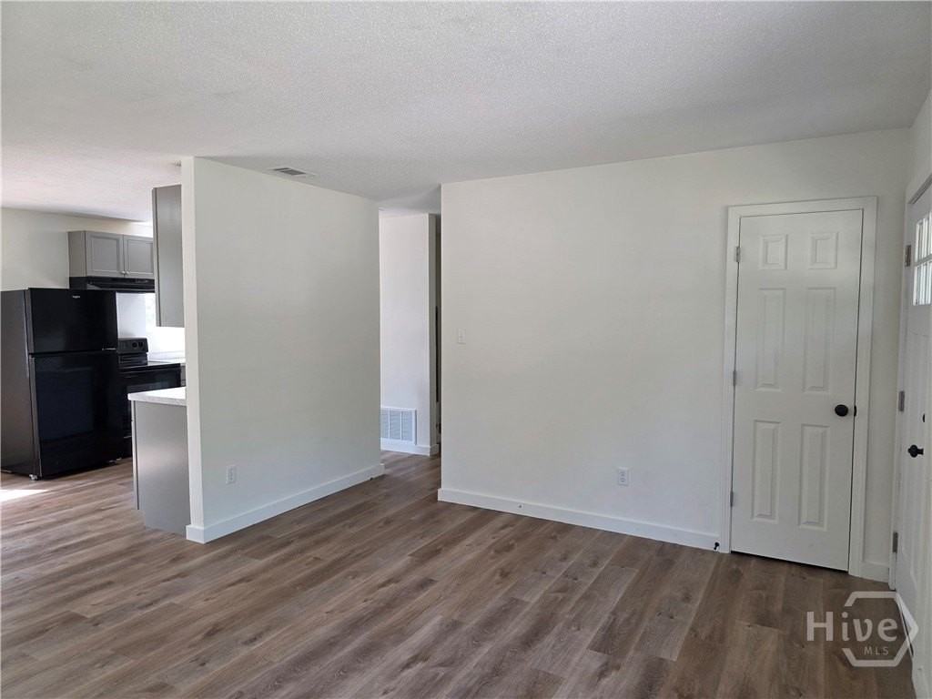 309 E 3rd St - Photo 3 of 18