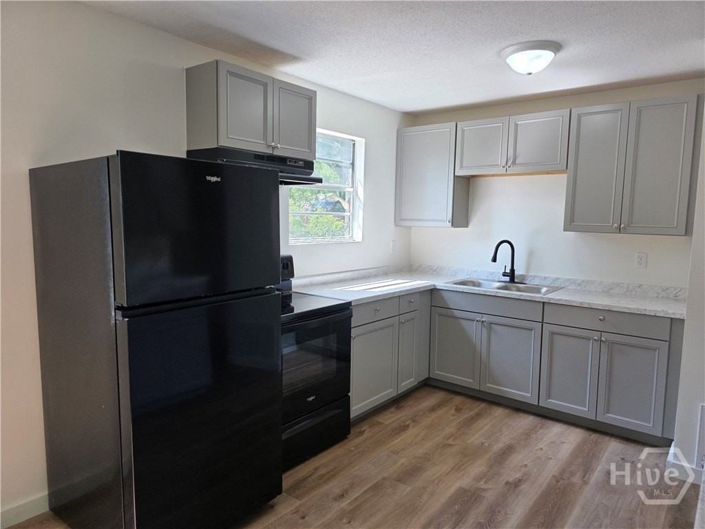 309 E 3rd St - Photo 6 of 18